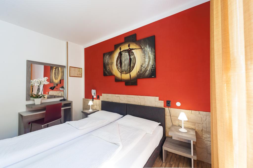 Hotel Garni Ischia マルチェージネ 部屋 写真
