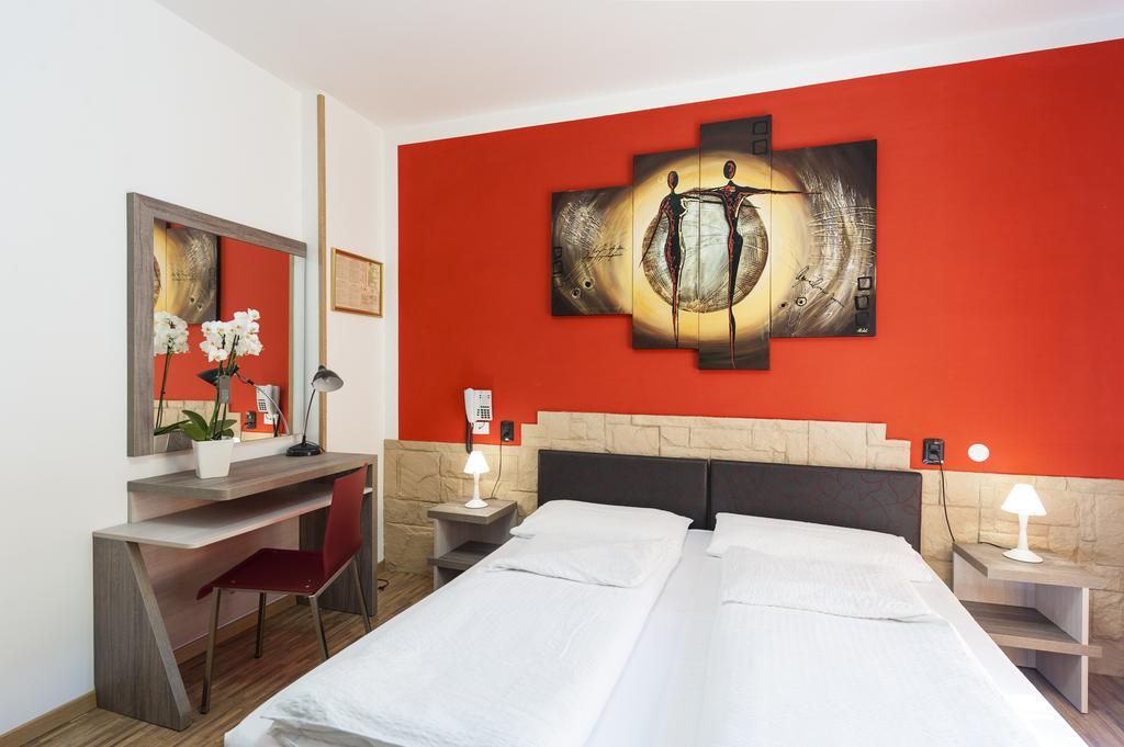 Hotel Garni Ischia マルチェージネ 部屋 写真