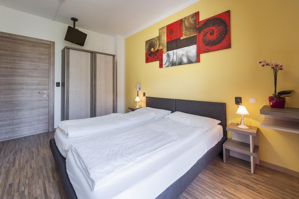 Hotel Garni Ischia マルチェージネ 部屋 写真