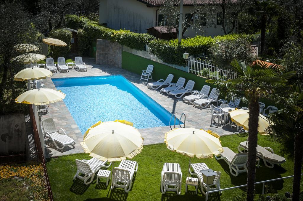 Hotel Garni Ischia マルチェージネ エクステリア 写真