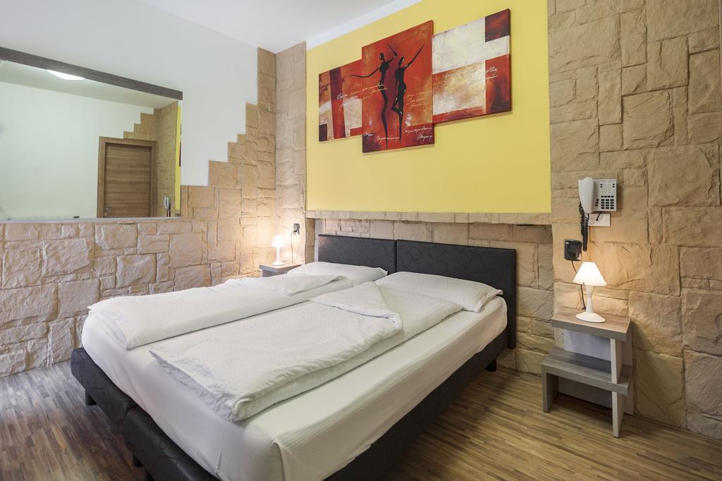 Hotel Garni Ischia マルチェージネ 部屋 写真